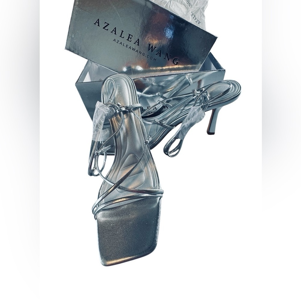 Azalea Wang Kaylin Sandal - Silver - NIB - Size 9 - Picture 6 of 8